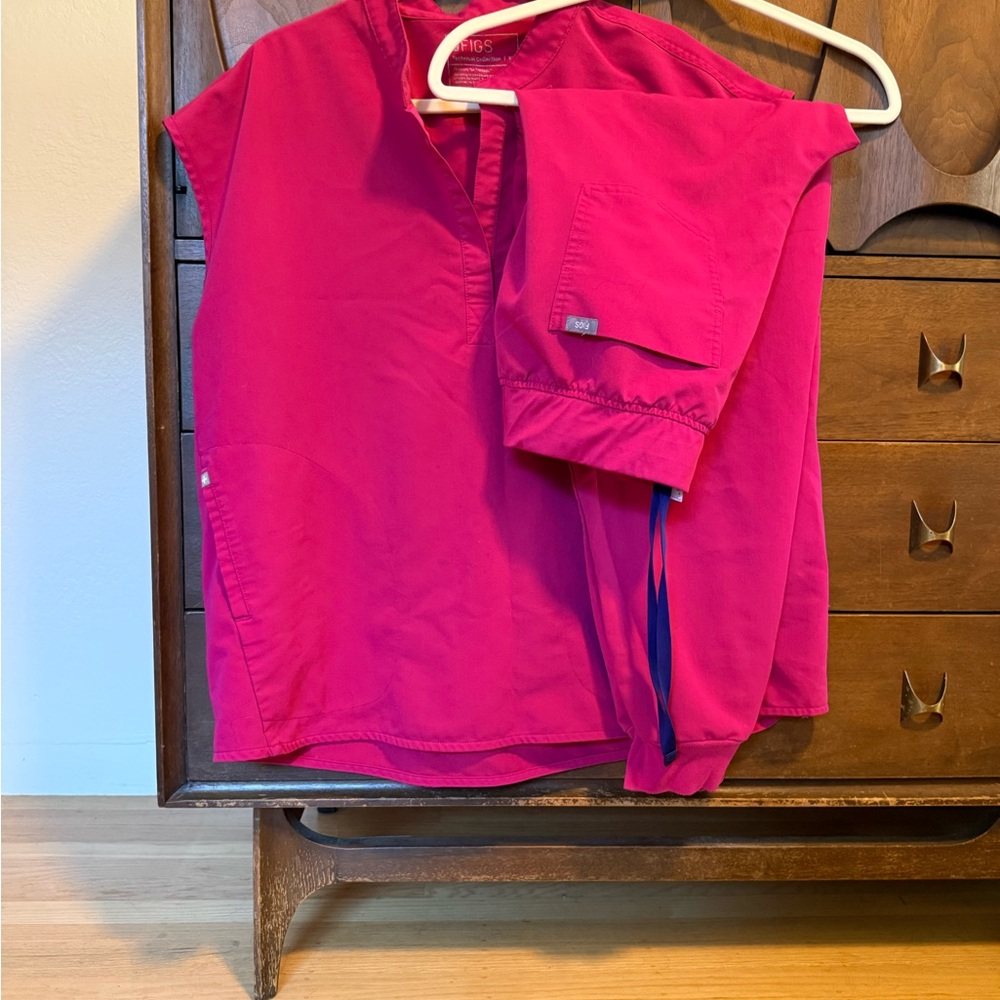 Figs Ultra Rose Rafaela top and high waisted Zamora joggers, size XL